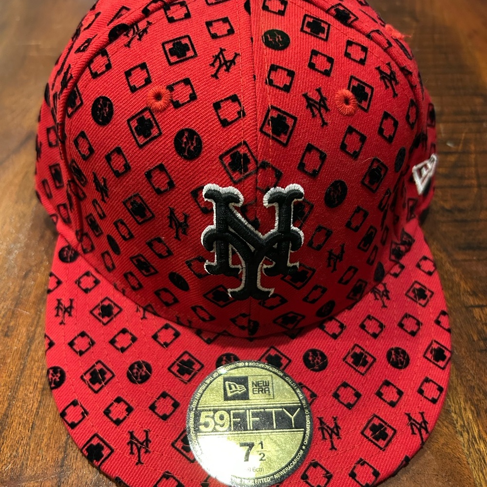 Rare New York Mets New Era 59Fifty Red Patterned Cap